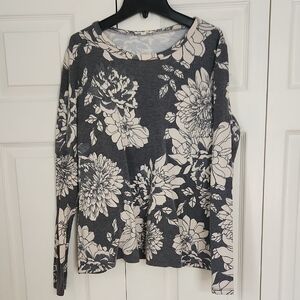 Elegant Floral Long Sleeve Top in Black and Cream